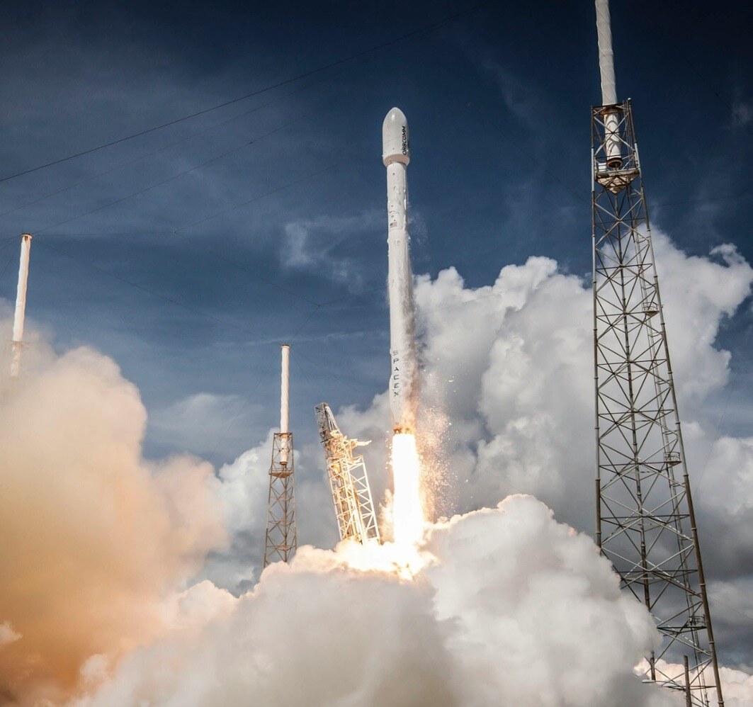 spacex-GDdRP7U5ct0-unsplash-1